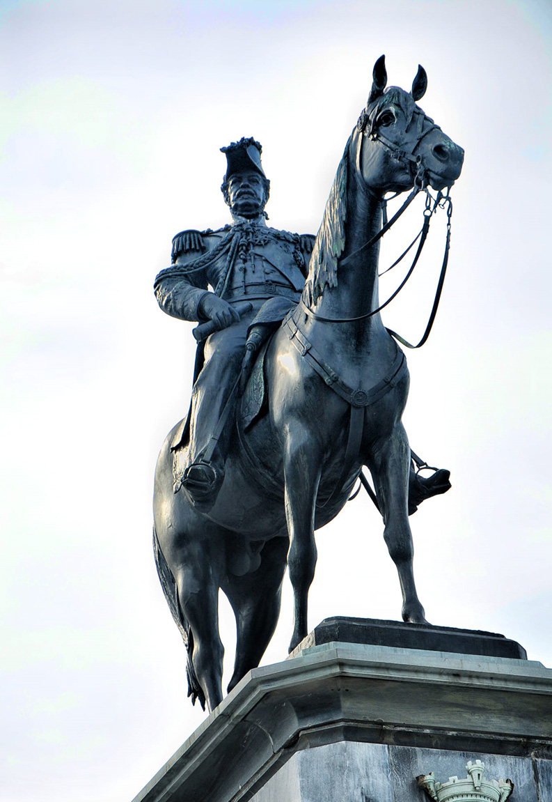 Estátua equestre do Duque de Caxias. Acervo DPHCEx.
